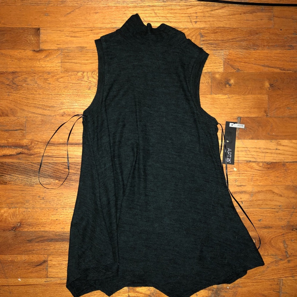 Apt 9 Green Sleeveless Turtle Neck